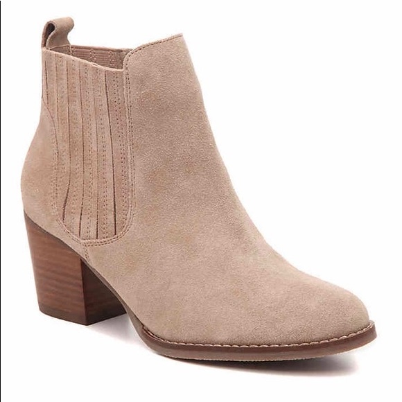 Crown Vintage Shoes - NWT Crown Vintage Cindy Bootie